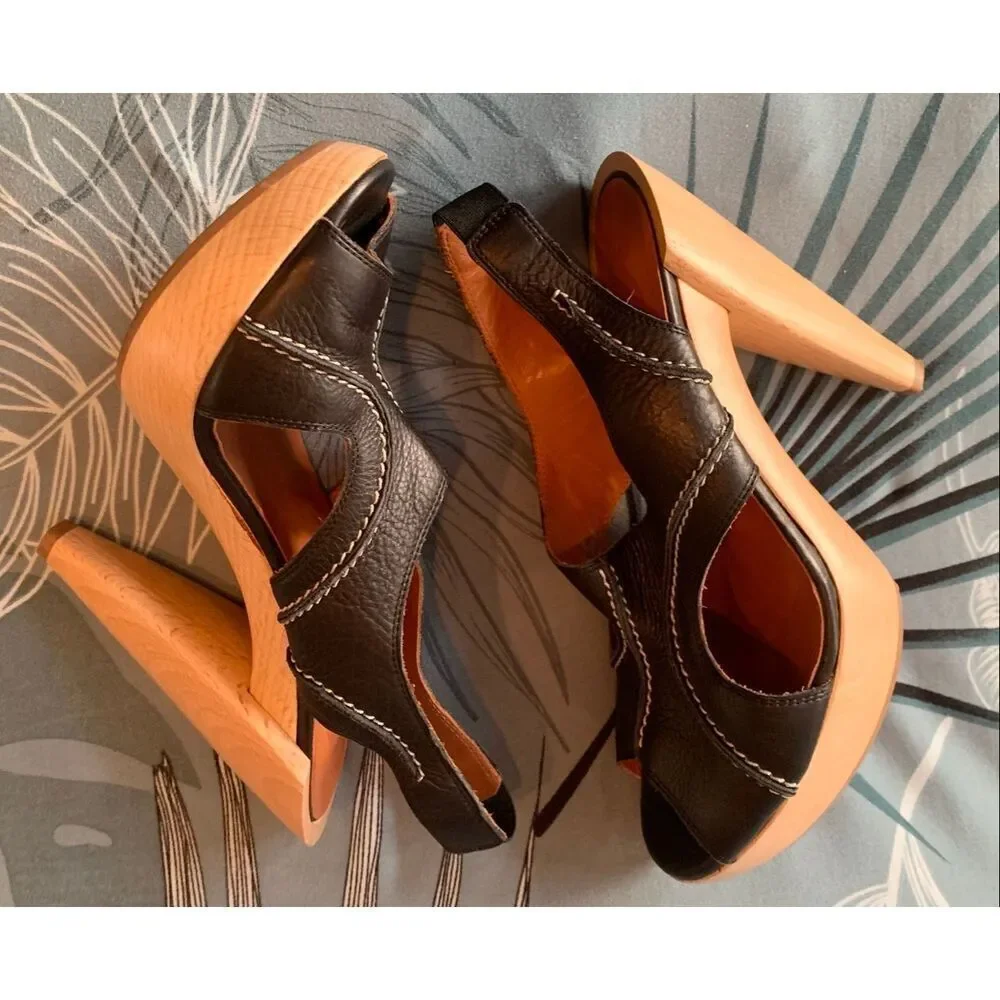 Lanvin ITALY Black leather Wooden Heel PLATFORM SANDALS SHOES sz 38.5 us 8